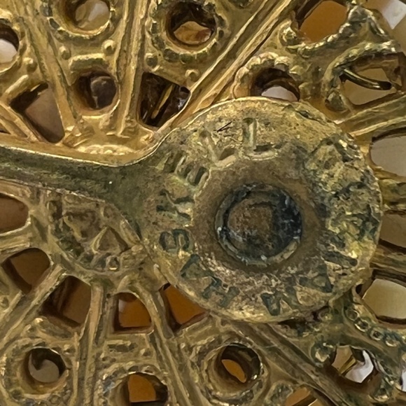 Miriam Haskell Earrings Vintage Signed  Faux Coral Shell Beaded Clip/ Screw back - Picture 13 of 16